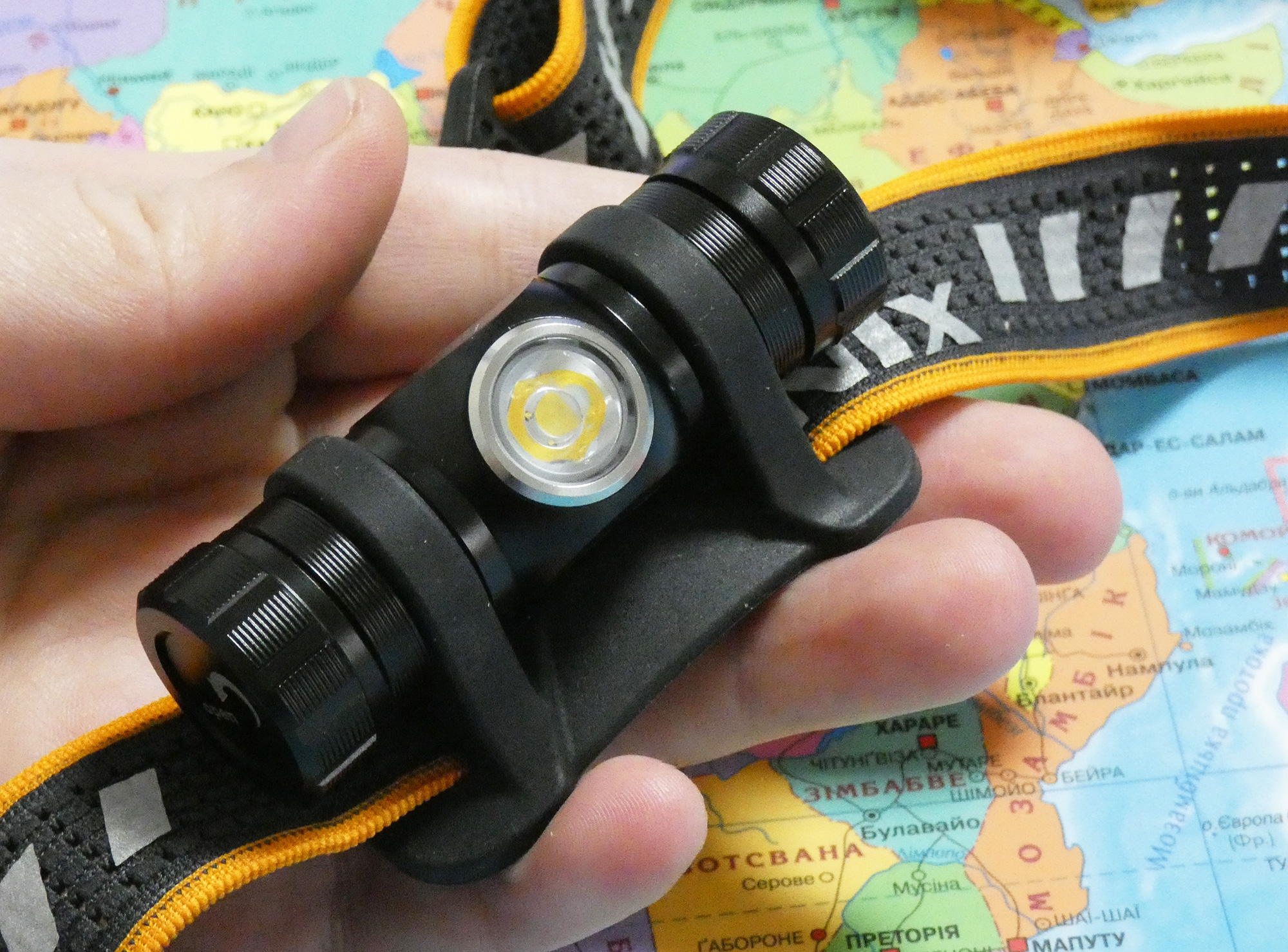 Налобний ліхтарик Fenix ​​HM23