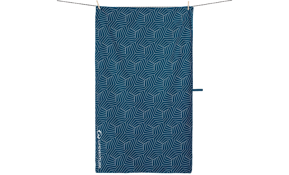 Швидкосохнучий рушник з мікрофібри Lifeventure Soft Fibre Printed - Giant (Geometric Navy), 150x90 см, Тип розміру: Giant, Колір: Navy, зображення 2