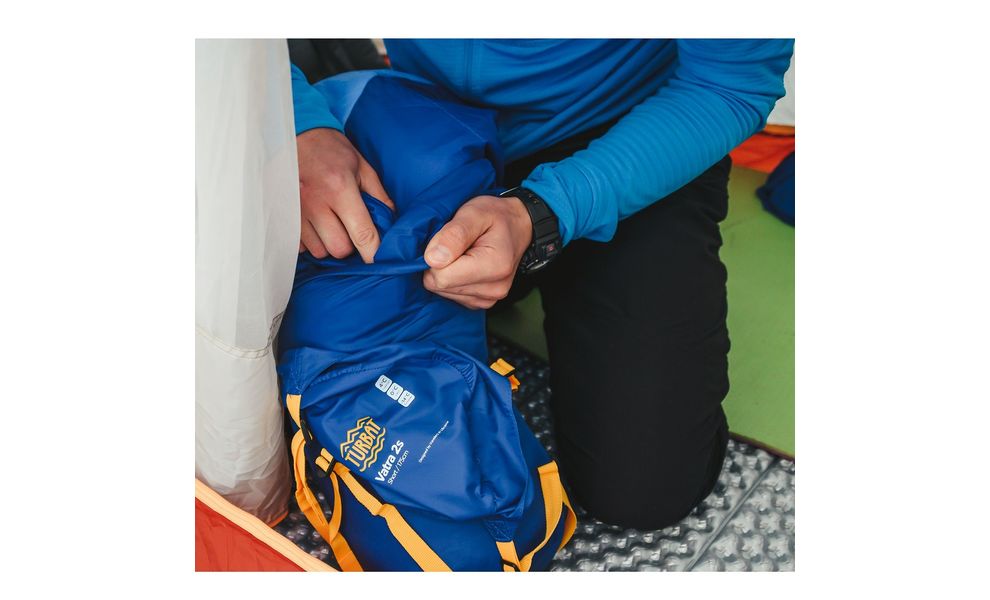 Демісезонний туристичний спальник Turbat Vatra 2S (2021) 175 до 0°C: з капюшоном, Максимальний зріст користувача: 175, Колір: Azure Blue/Estate Blue, Сторона застібки: центр, зображення 9