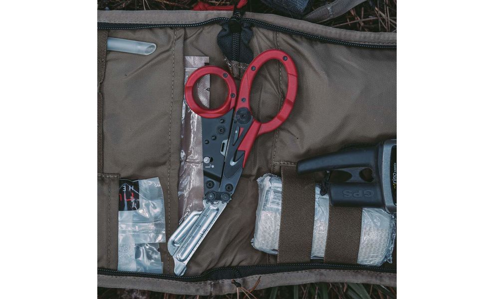 Мультитул-ножиці з чохлом SOG ParaShears (Red) - 13 функцій, Колір рукоятки: Red, Колір інструментів: Metal, зображення 3