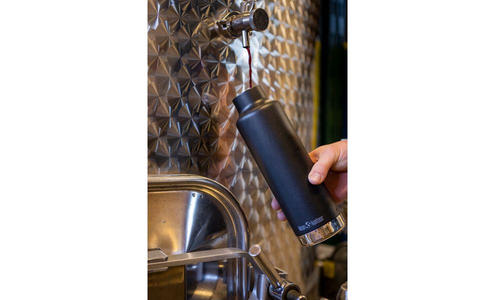Термопляшка Klean Kanteen Insulated Classic Pour Through (Black) на 750 мл, Об'єм: 750, Колір виробника: Black, зображення 4