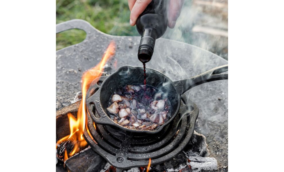 Чавунна сковорода Petromax Fire Skillet, Ø15 см (з довгою ручкою), Тип конструкції: з довгою ручкою, Діаметр верхній: 15, зображення 7