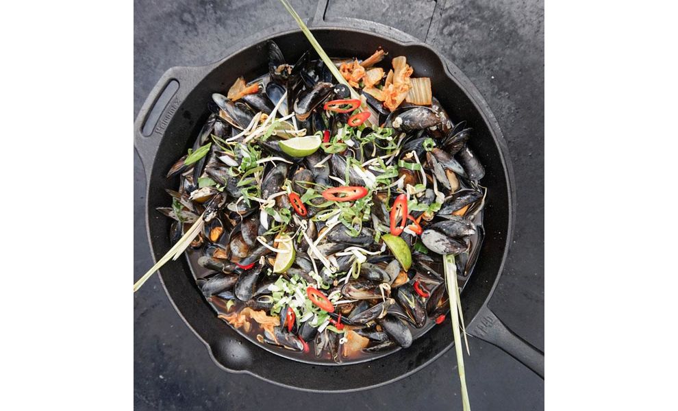 Чавунна сковорода Petromax Fire Skillet, Ø40 см (з довгою ручкою), Тип конструкції: з довгою ручкою, Діаметр верхній: 40, зображення 4