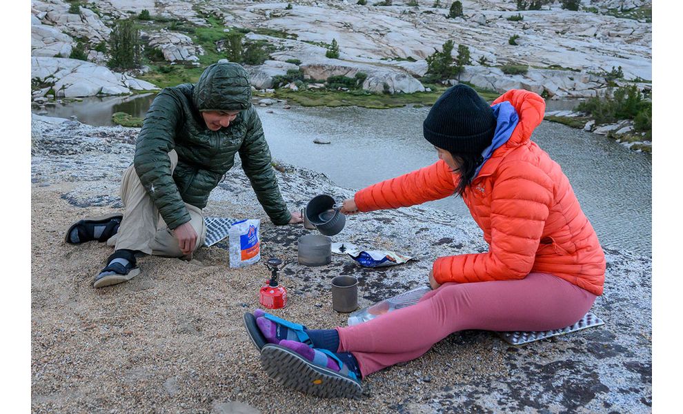 Похідний набір посуду з газовим пальником MSR PocketRocket Deluxe Stove Kit на 1-2 особи: каструля, миска, зображення 7