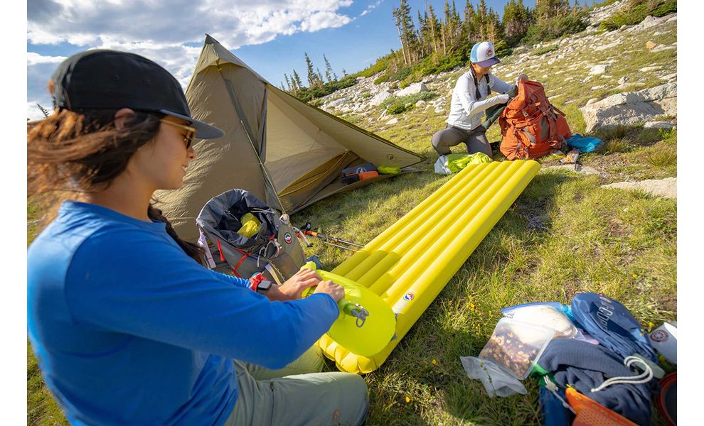 Надувний каремат Big Agnes Divide - Wide Regular: з мішком-насосом, Товщина: 9, Тип розміру: Wide Regular, Колір виробника: Warm Olive, зображення 4
