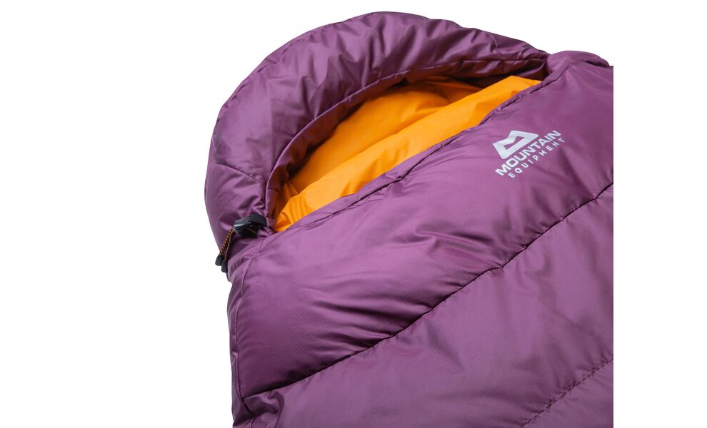Зимовий пуховий спальник Mountain Equipment Classic Eco 1000 - Wmns Regular (01730/Raisin) до -15°C: з капюшоном, Максимальний зріст користувача: 170, Колір: 01730/Raisin, Сторона застібки: ліва, зображення 6