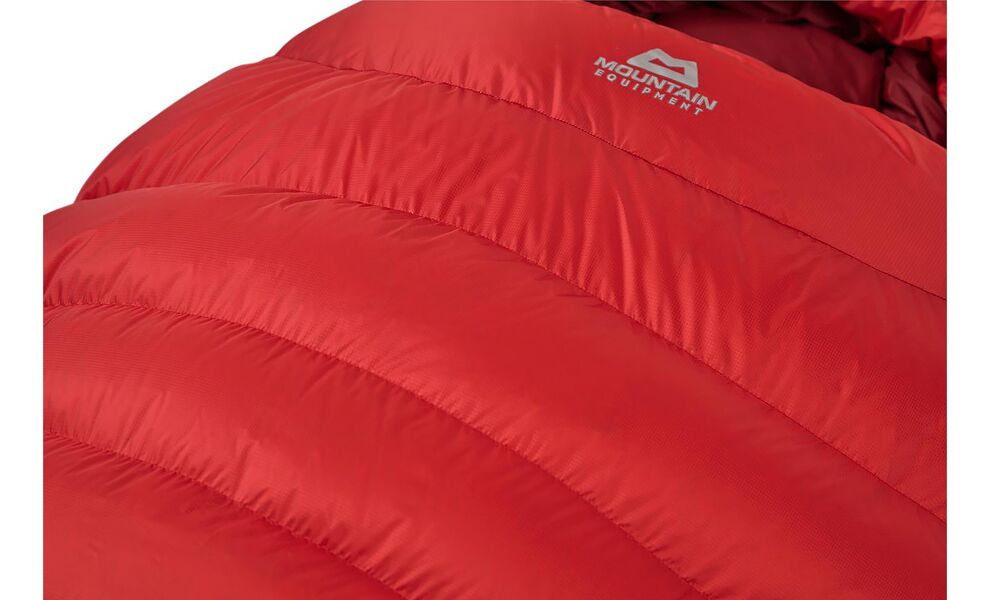 Демісезонний пуховий спальник Mountain Equipment Glacier 700 - Regular (01040/Imperial Red) до -13°C: з капюшоном, Максимальний зріст користувача: 185, Колір: 01040/Imperial Red, Сторона застібки: ліва, зображення 5