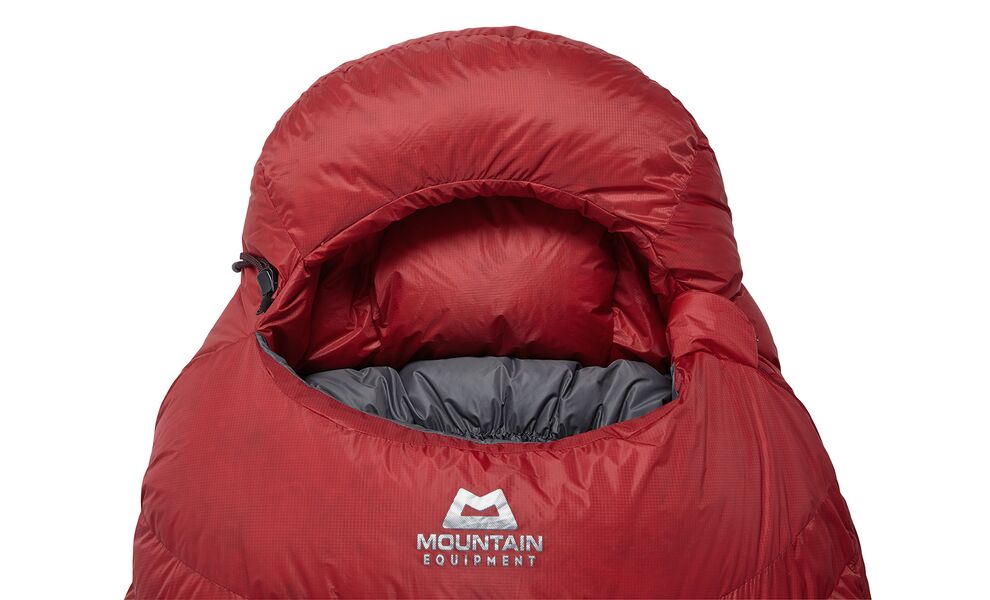Демісезонний пуховий спальник Mountain Equipment Xeros - Long (01018/Crimson) до -12°C: з капюшоном, Максимальний зріст користувача: 200, Колір: 01018/Crimson, Сторона застібки: ліва, зображення 5