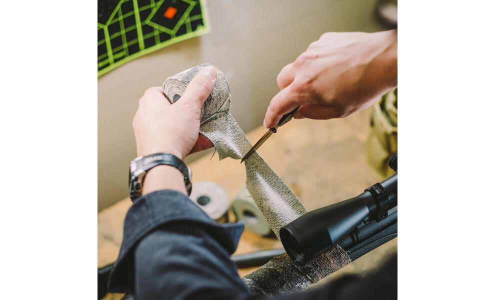 Захисна багаторазова стрічка Gear Aid CAMO FORM™ Self-Cling Wrap (камуфляж Woodland Digital), 5x366 см, Колір: Woodland Digital, зображення 3