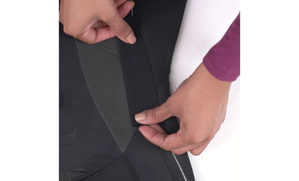 Термолатка універсальна Gear Aid TENACIOUS TAPE™ Iron-On Fabric Repair Patch (чорна), 2 шт., зображення 3