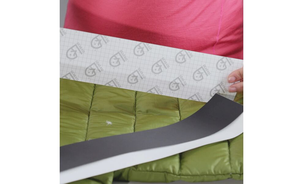 Латка з липким шаром Gear Aid TENACIOUS TAPE™ Repair Tape (сірий нейлон RipStop), 7,6x50 см, Колір: сірий нейлон RipStop, зображення 3