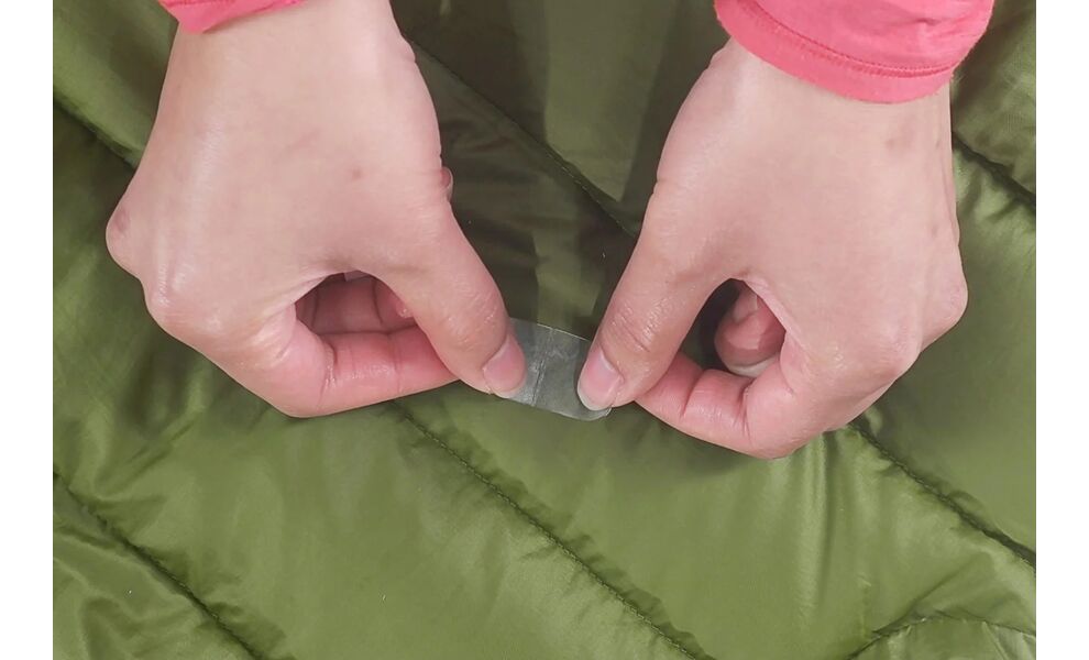 Латка з липким шаром Gear Aid TENACIOUS TAPE™ Patches (чорний, прозорий), 4 шт., зображення 4