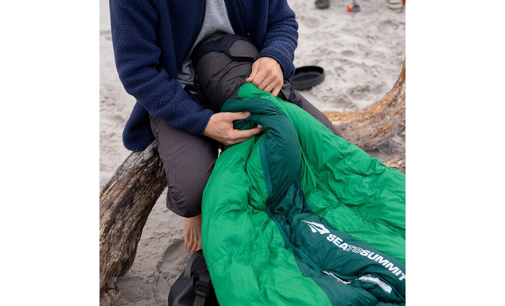 Демісезонний пуховий спальник Sea to Summit Ascent -9C - Long до -9°C: з капюшоном, Максимальний зріст користувача: 198, Колір: Rain Forest Green, Сторона застібки: ліва, зображення 25