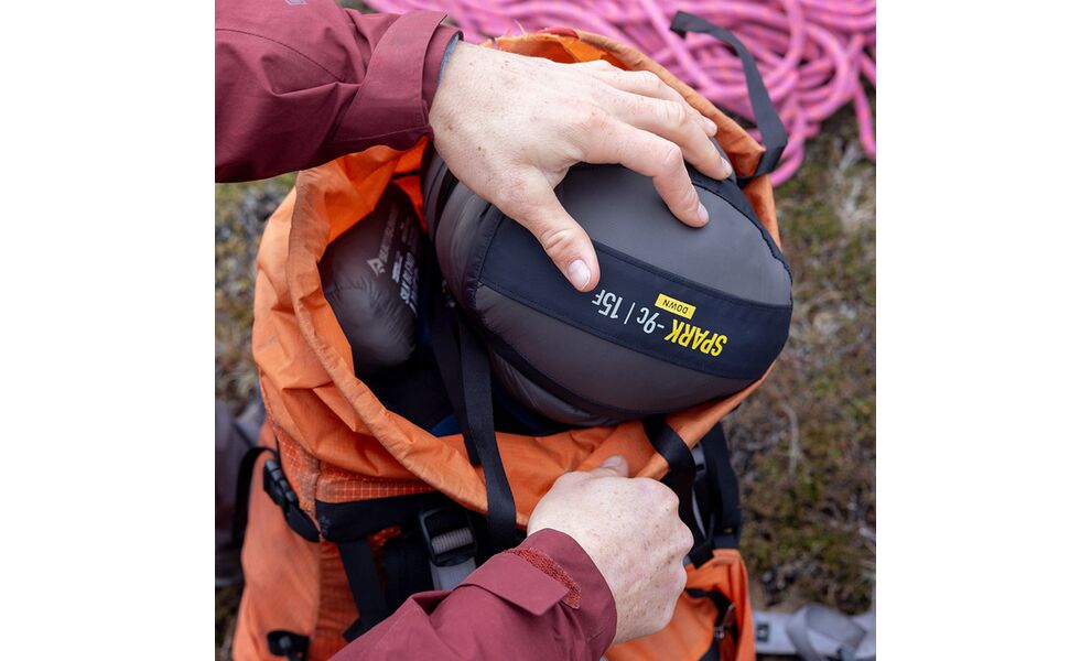 Демісезонний пуховий спальник Sea to Summit Spark -9C - Regular до -9°C: з капюшоном, Максимальний зріст користувача: 185, Колір: Beluga Black, Сторона застібки: ліва, зображення 21