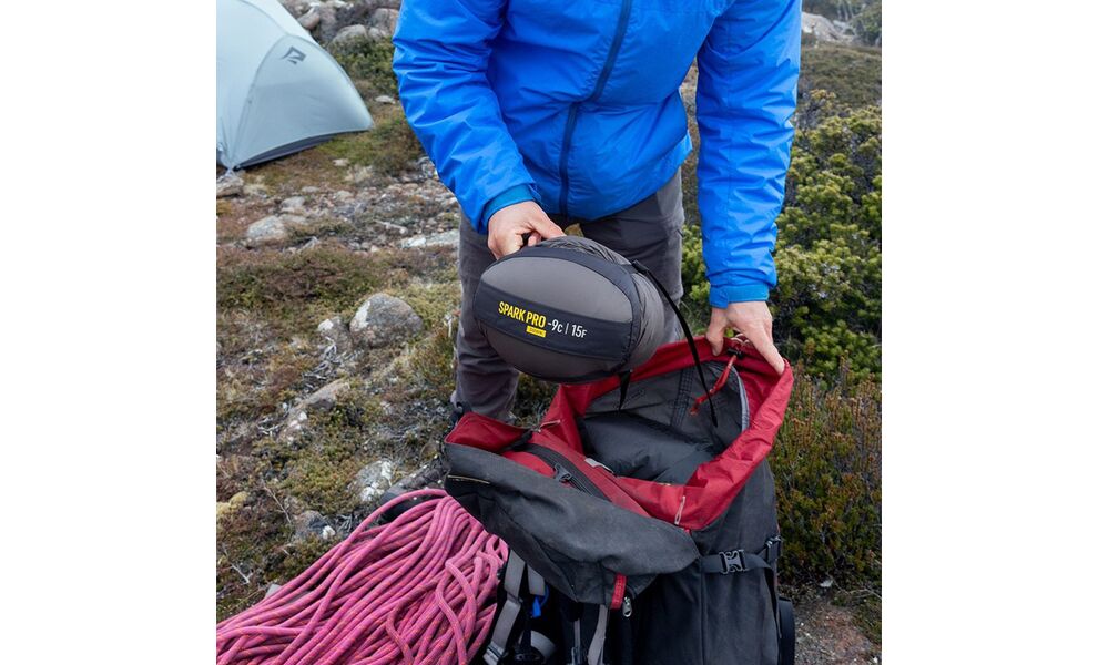 Демісезонний пуховий спальник Sea to Summit Spark Pro -9C 2025 - Long до -9°C: з капюшоном, Максимальний зріст користувача: 198, Колір: Beluga Black, Сторона застібки: ліва, зображення 29