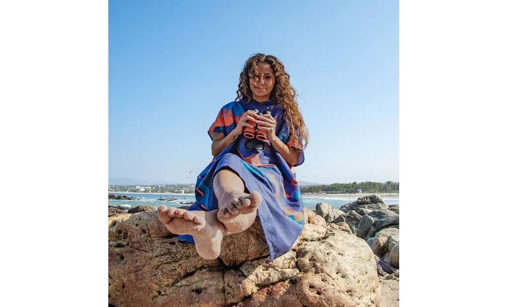 Швидкосохнучий рушник-пончо з мікрофібри PackTowl Poncho - S/M (Riso Wave), 130x84 см, Тип розміру: S/M, Колір: Riso Wave, зображення 5