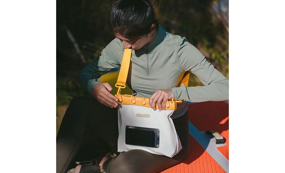 Гермочохол Naturehike CNK2300BS016 (Yellow), 18,4х8х17 см, Тип розміру: 2,6 л, Колір: Yellow, зображення 14