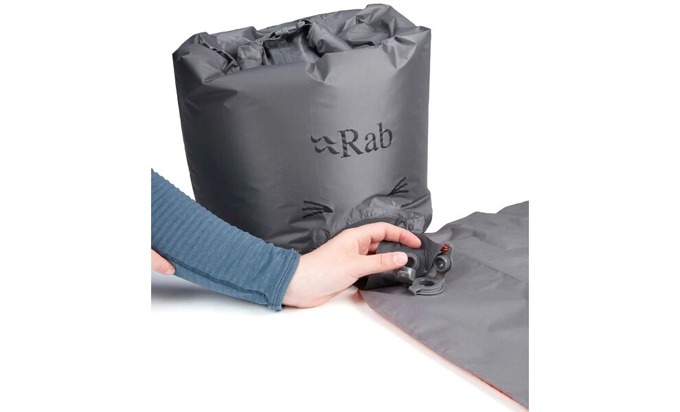 Надувний каремат Rab Stratosphere 5.5 - Regular Wide: з мішком-насосом, Товщина: 8, Тип розміру: Regular Wide, Колір виробника: Graphene, зображення 11