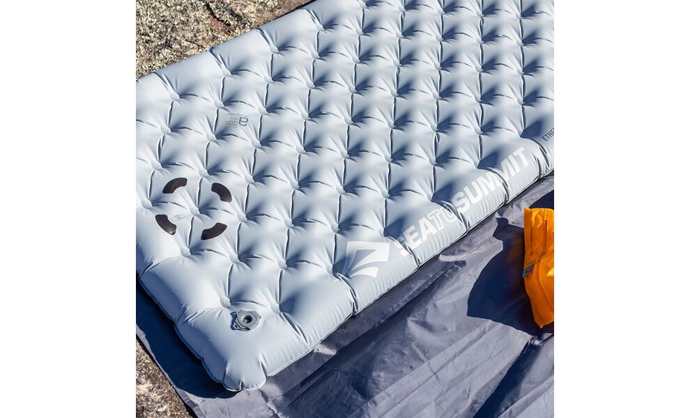 Надувний каремат Sea to Summit Ether Light XR Insulated - Large: з мішком-насосом, Товщина: 10, Тип розміру: Large, Колір виробника: Dark Grey, зображення 16