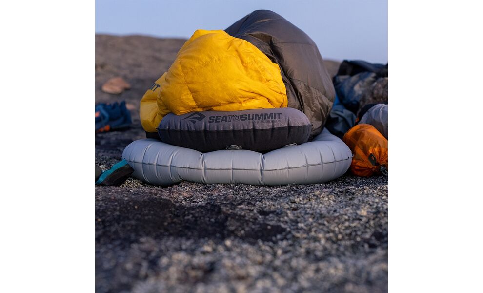 Надувний каремат Sea to Summit Ether Light XR Insulated - Regular: з мішком-насосом, Товщина: 10, Тип розміру: Regular, Колір виробника: Dark Grey, зображення 23