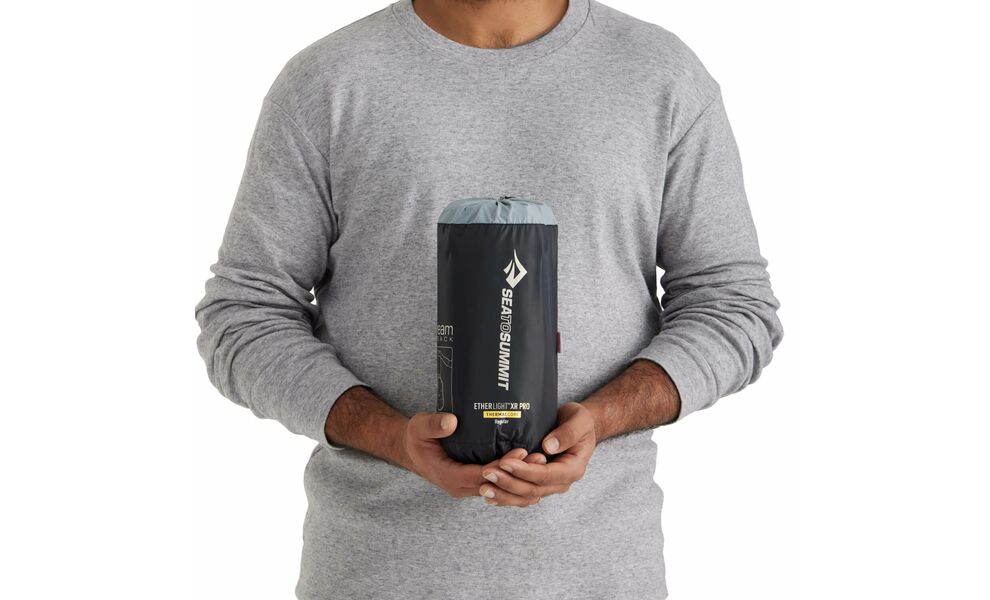 Надувний каремат Sea to Summit Ether Light XR Pro Insulated - Regular: з мішком-насосом, Товщина: 10, Тип розміру: Regular, Колір виробника: Pirate Black, зображення 3