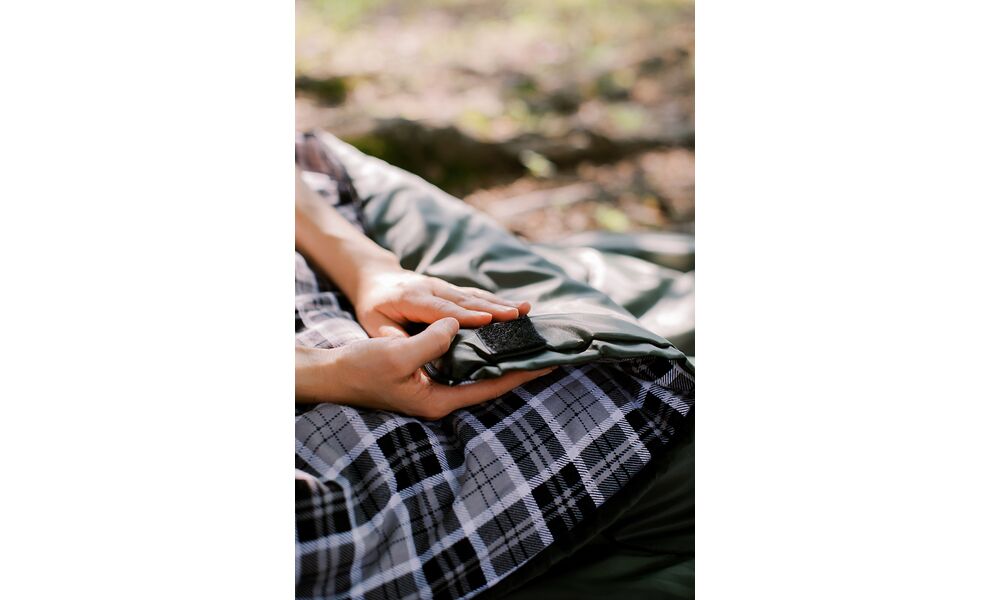 Демісезонний кемпінговий спальник-ковдра Totem Ember Plus XXL до 5°C: широкий, з капюшоном, Максимальний зріст користувача: 190, Колір: Green, Сторона застібки: ліва, зображення 9