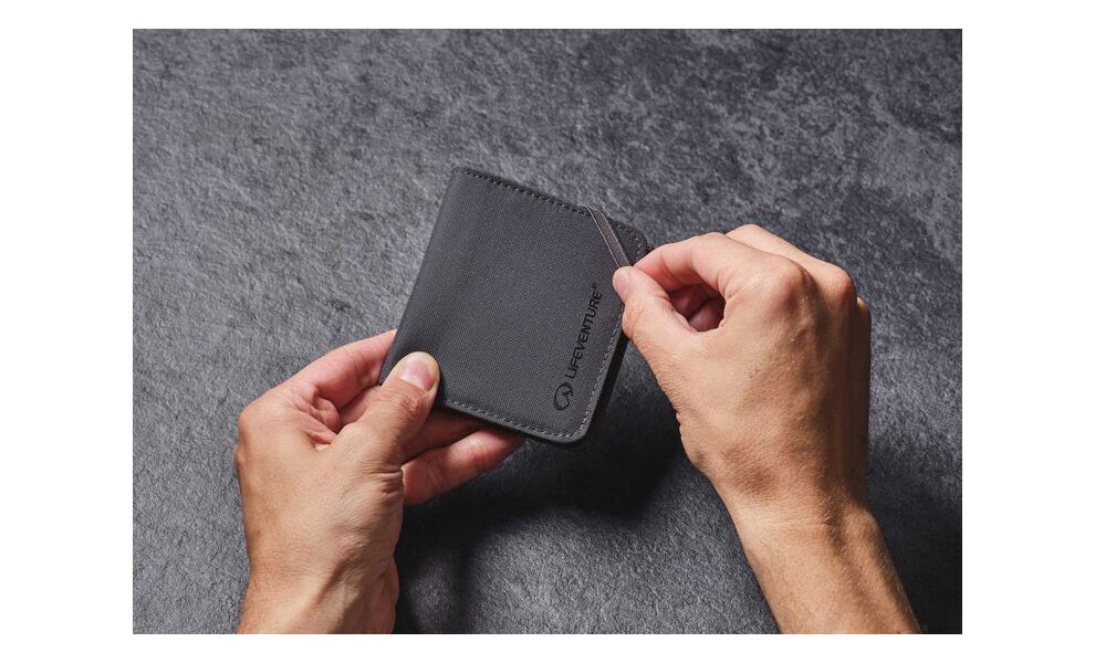 Компактний гаманець на резинці з захистом для карток Lifeventure Recycled RFID Compact Wallet (Grey), зображення 7