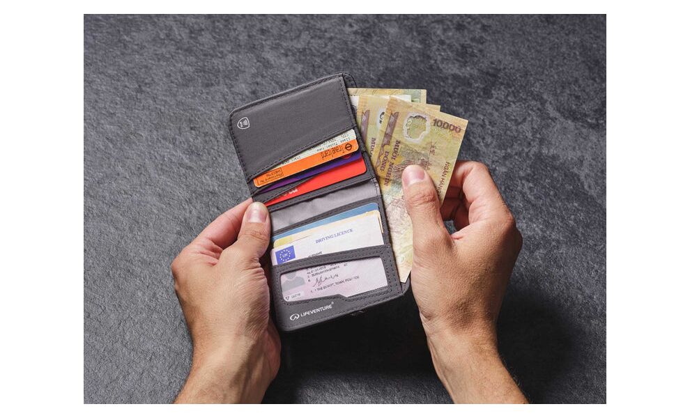 Компактний гаманець на резинці з захистом для карток Lifeventure Recycled RFID Compact Wallet (Grey), зображення 8