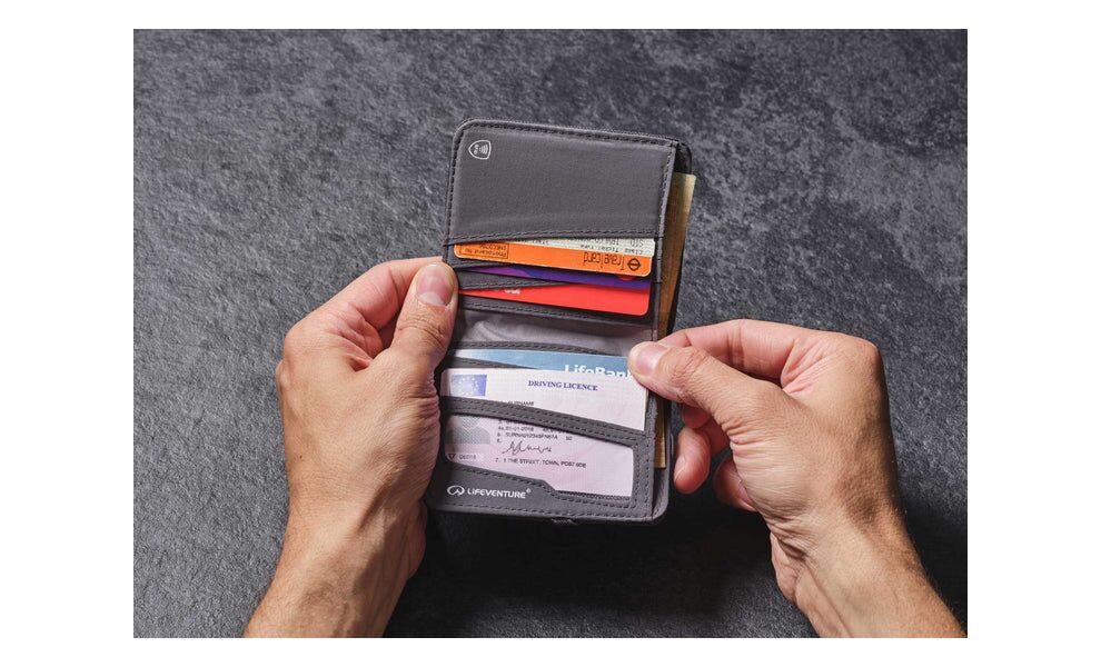 Компактний гаманець на резинці з захистом для карток Lifeventure Recycled RFID Compact Wallet (Grey), зображення 9