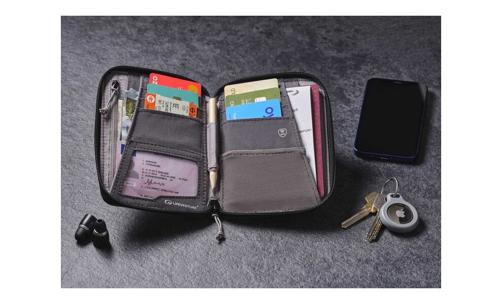 Туристичний гаманець з захистом для карток Lifeventure Recycled RFID Mini Travel Wallet (Raspberry), Колір виробника: Raspberry, зображення 4