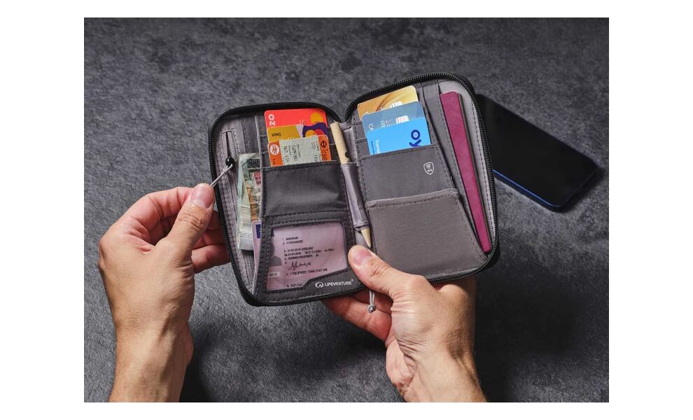 Туристичний гаманець з захистом для карток Lifeventure Recycled RFID Mini Travel Wallet (Raspberry), Колір виробника: Raspberry, зображення 8